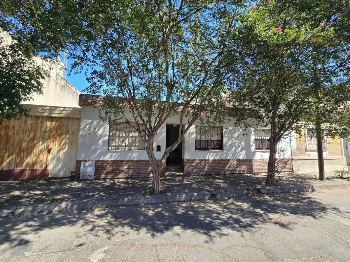 Increible! Casa Mas Galpon en Barrio Alberdi