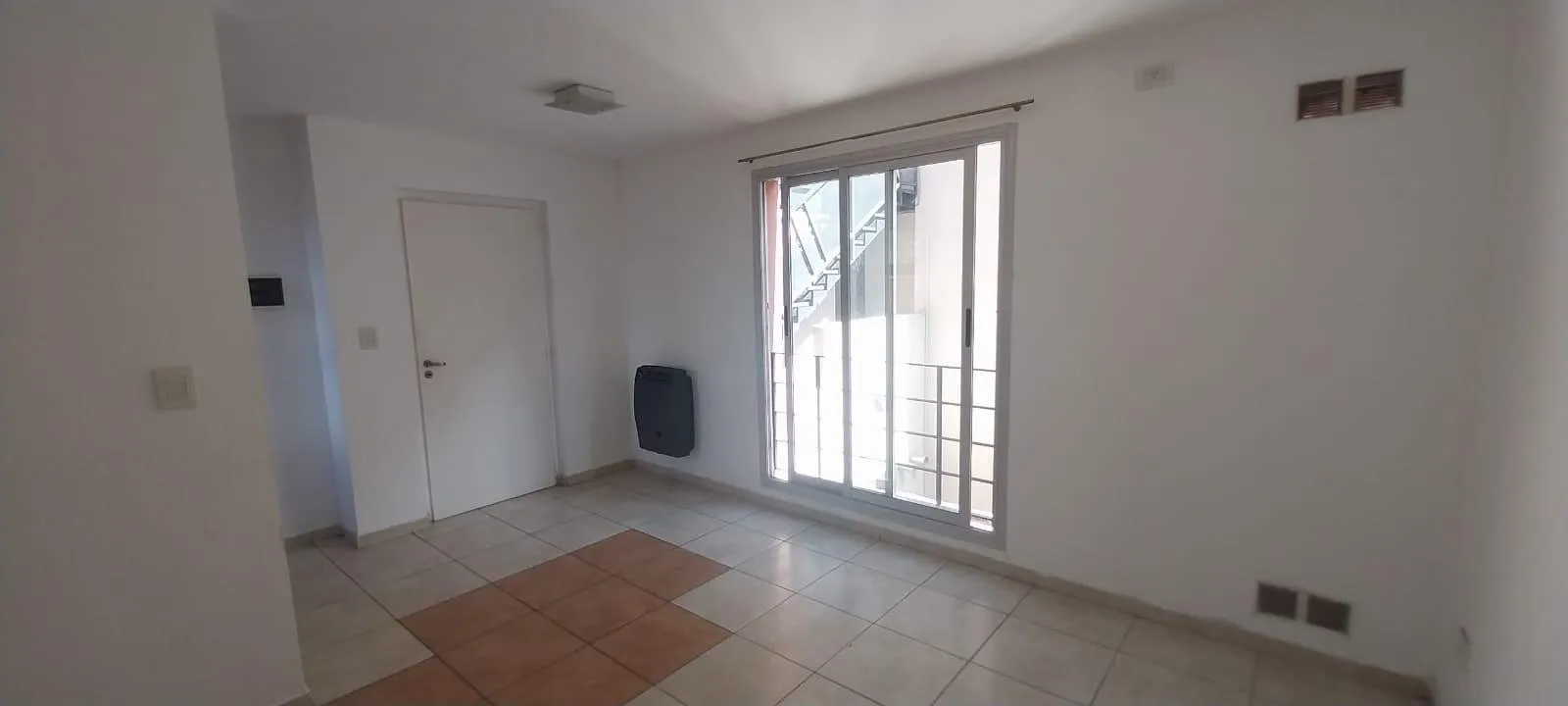 ESPORA 32  - A UNA CUADRA DE PLAZA JERONIMO DEL BARCO -