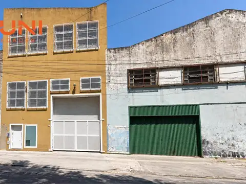 Iguazú al 1400 | pompeya | galpón en 2 plantas | venta