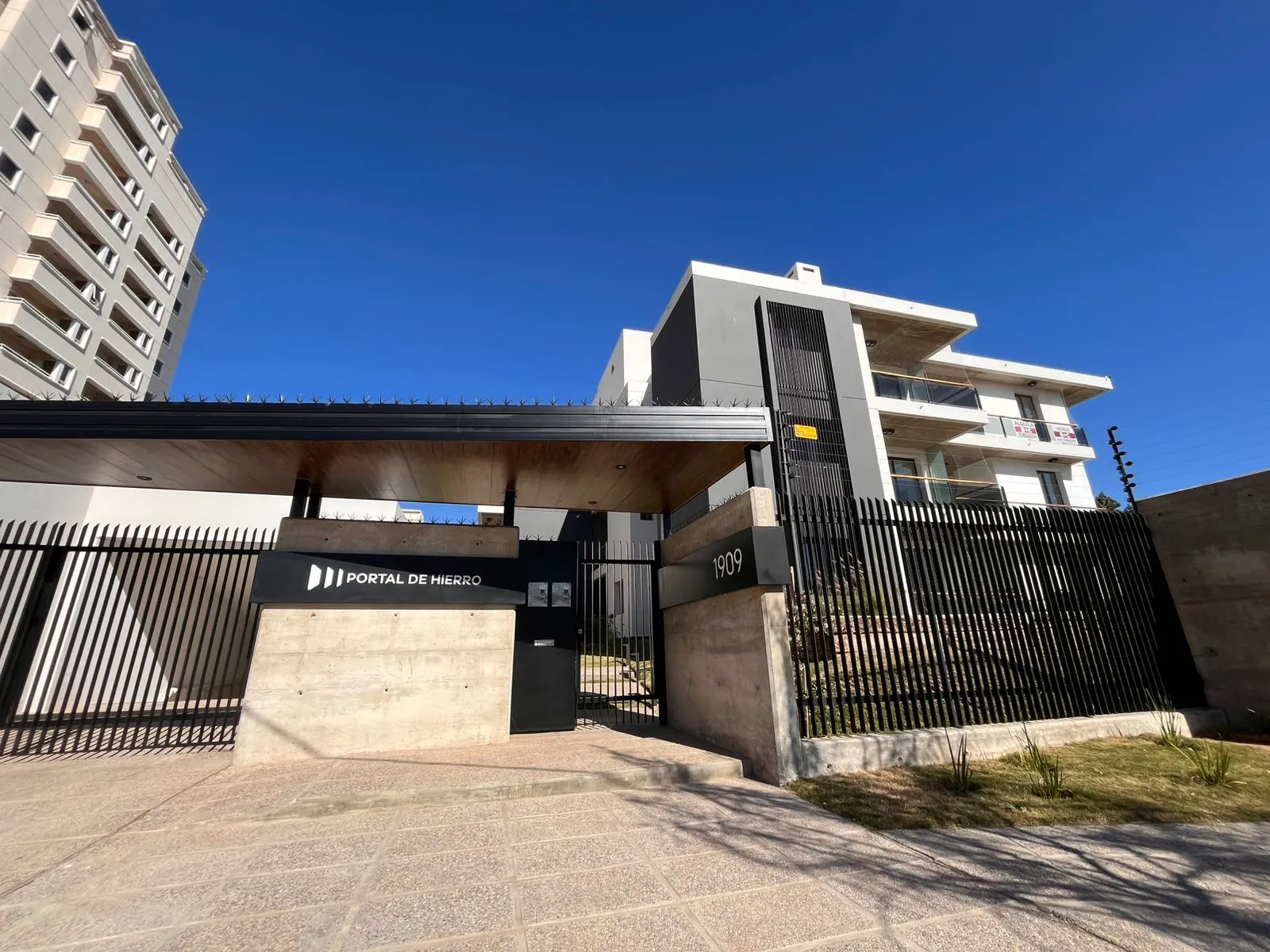 VENTA Departamento 1 Dormitorio Seguridad Alto Alberdi