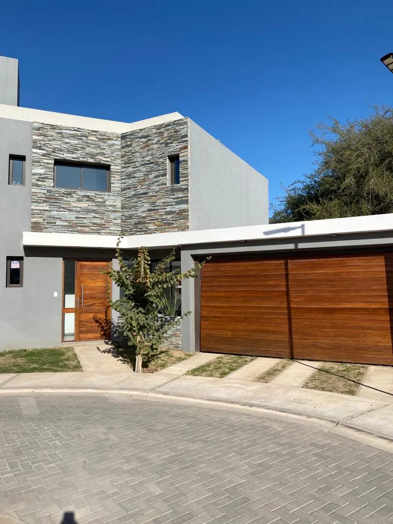 VENTA DÚPLEX Housing 2 Dormitorios 2 Baños cochera Seguridad entrega y cuotas