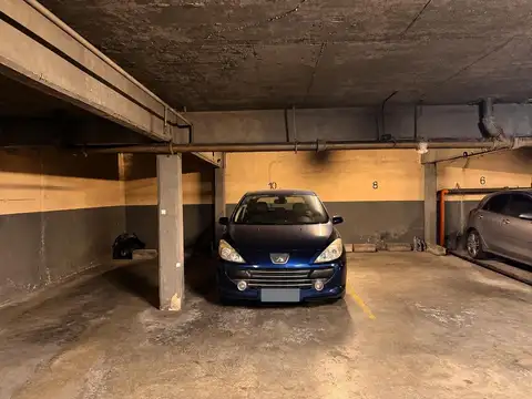 Venta cochera en pleno belgrano. bajas expensas