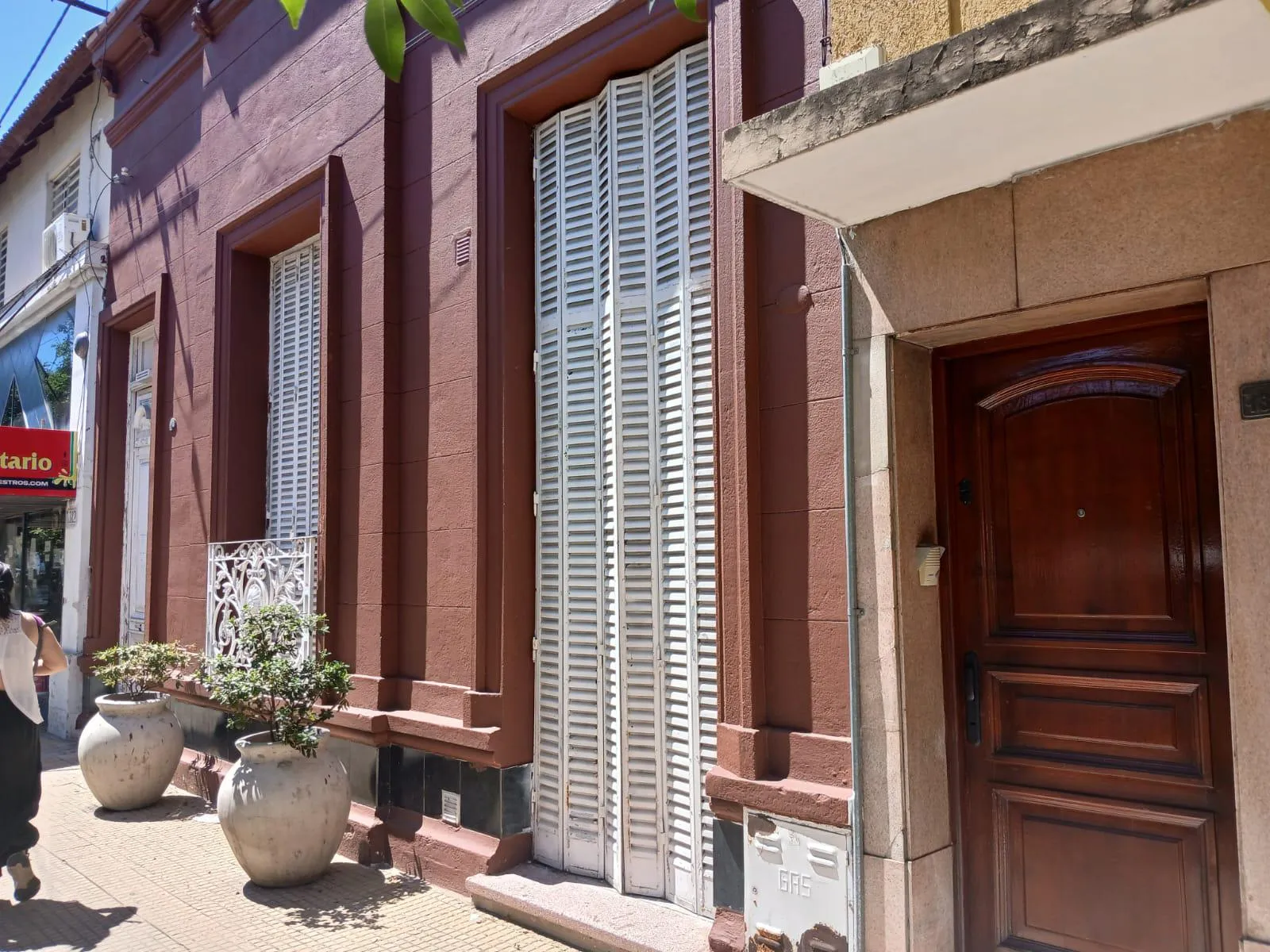 Vendo casa (planta alta) 2 dorm