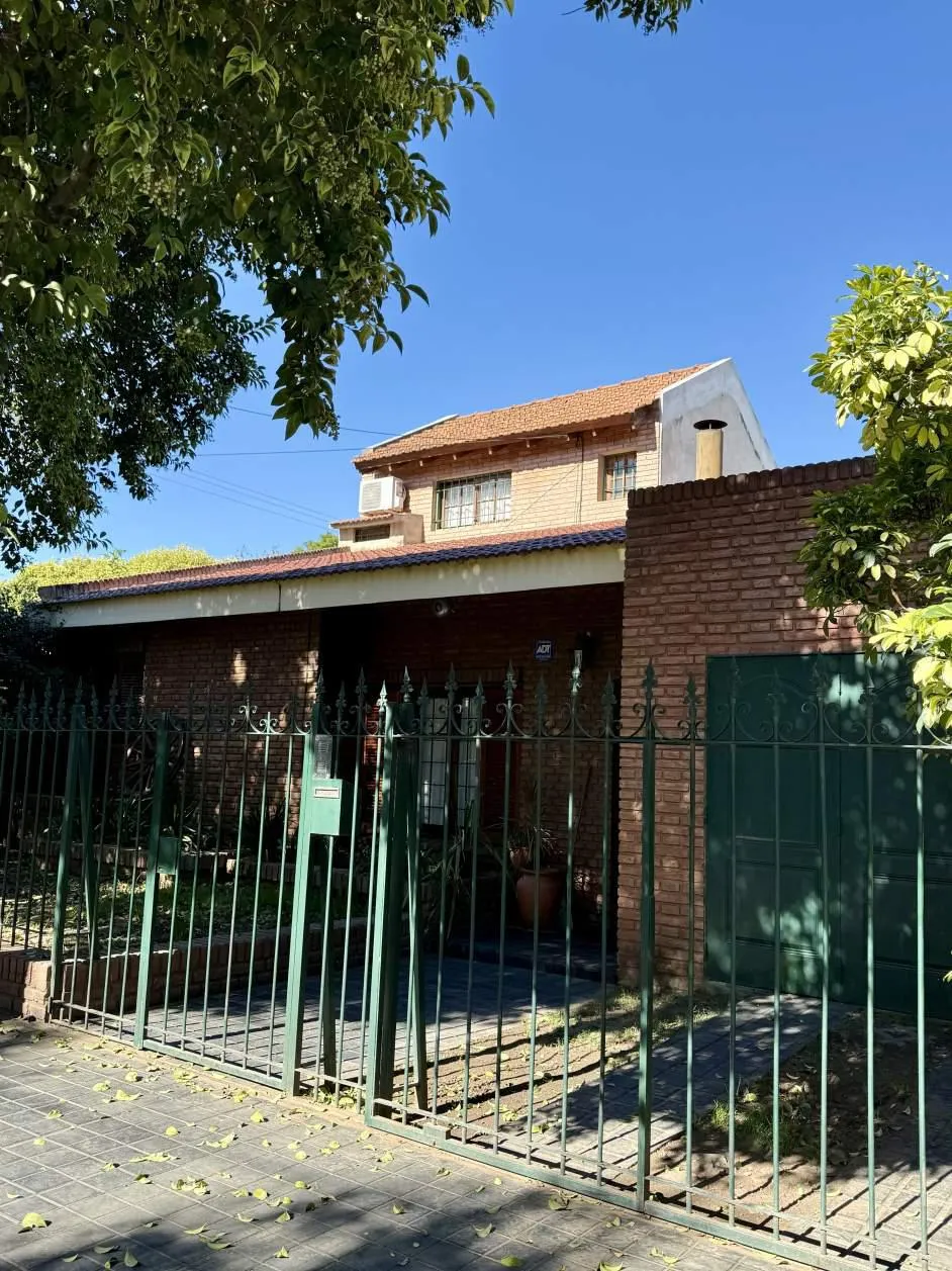 VENTA CASA 3 DORMITORIOS RESIDENCIAL VELEZ SARSFIELD