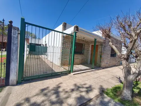 Alquiler de dpto. 2 ambientes en josé c. paz con jardín