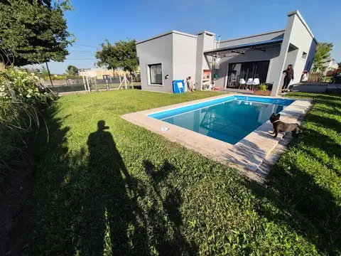 Casa en alquiler en santa lucia