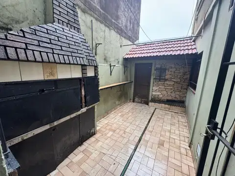 Venta casa en ph  con cochera en moron