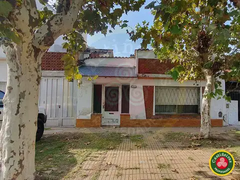 Venta - casa - 3 dormitorios - garage - patio - galpon techo parabolico - venta directa