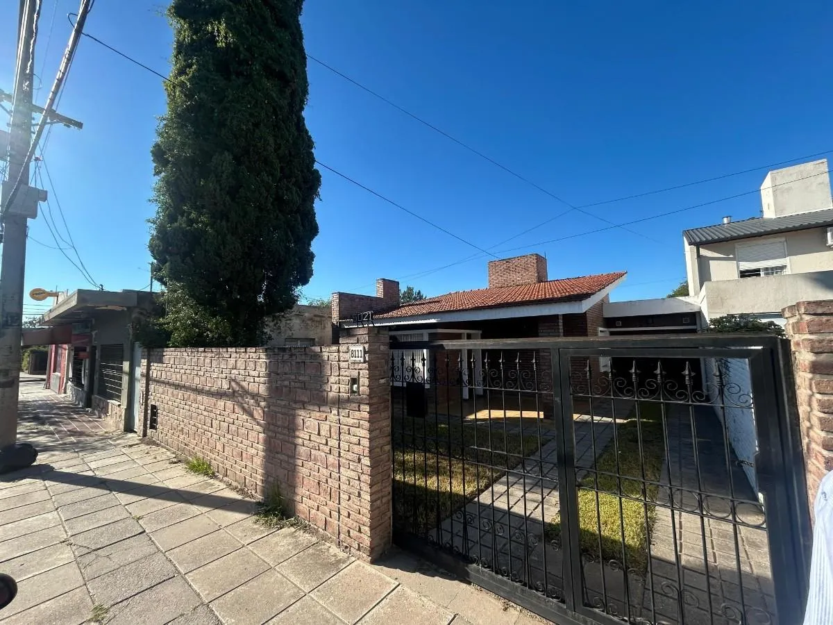 Casa sobre Recta Martinolli