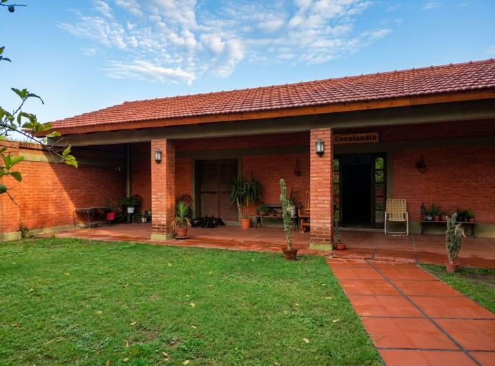 Casa · 380m² · 5 Ambientes · 1 Cochera