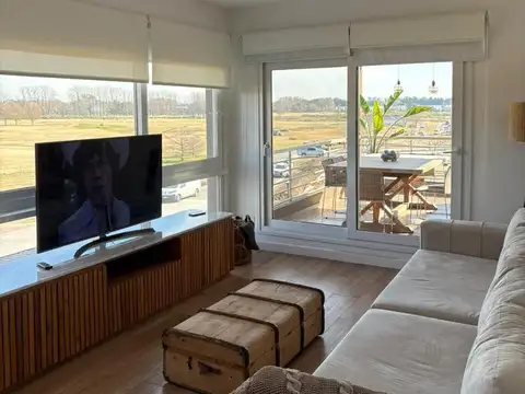 Departamento de dos ambientes en terrazas al golf, pilara