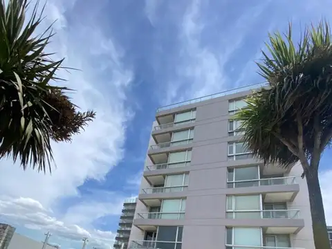Semipiso de tres ambientes : vista plena al mar