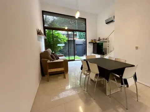 Venta departamento 4 ambientes con cochera olivos