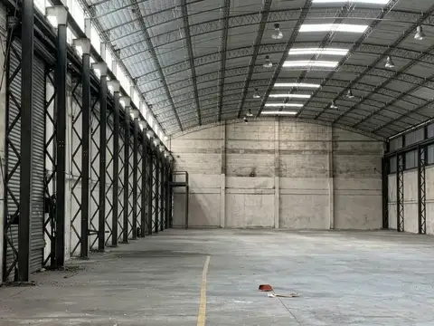 Alquiler galpón zona oeste.