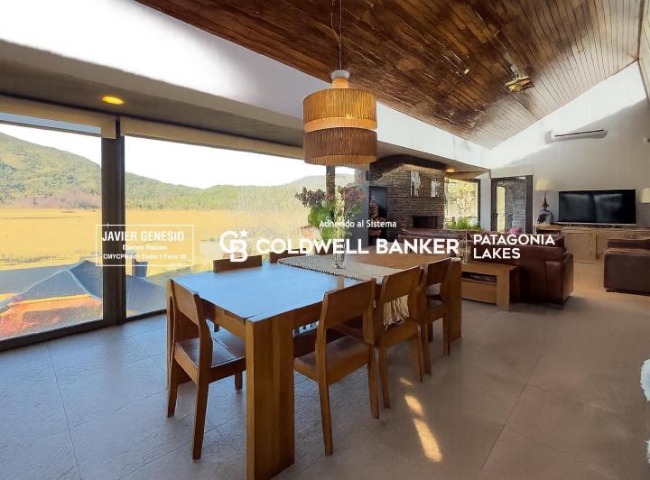 Casa · 239m² · 5 Ambientes · 2 Cocheras