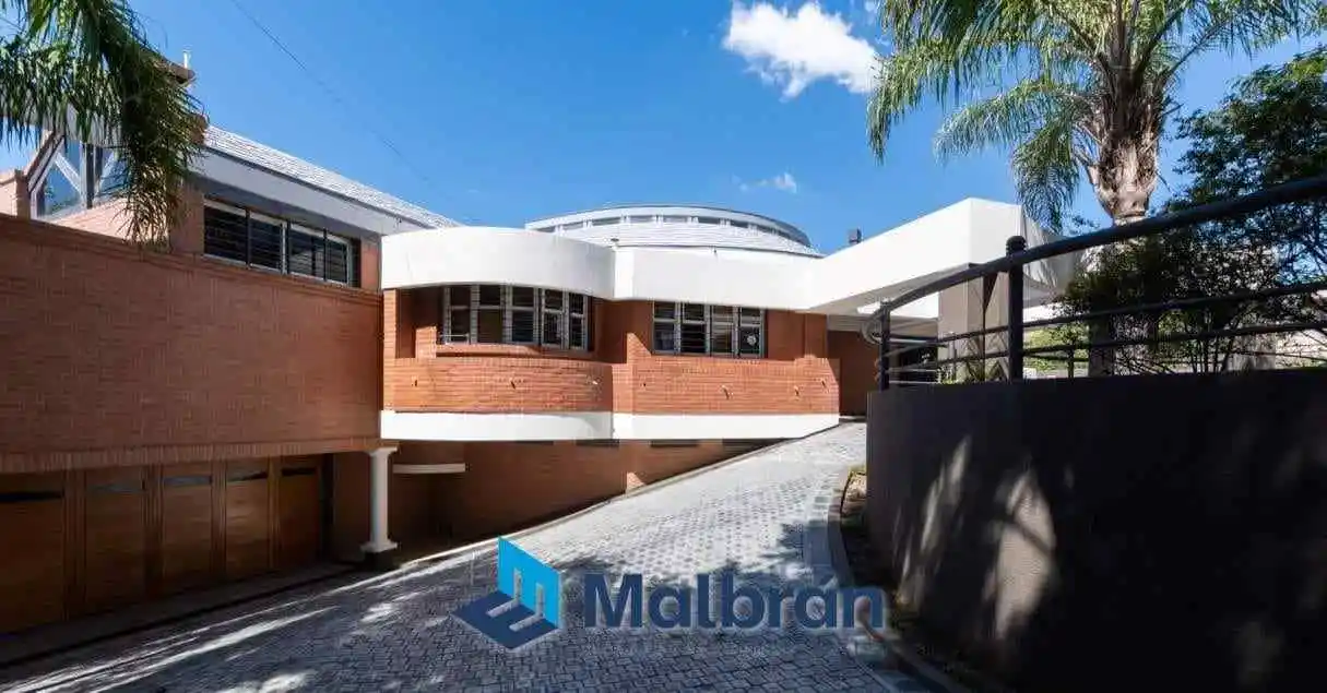 Casa en venta, excelentes vistas, sobre la barranca, Colinas del Cerro.