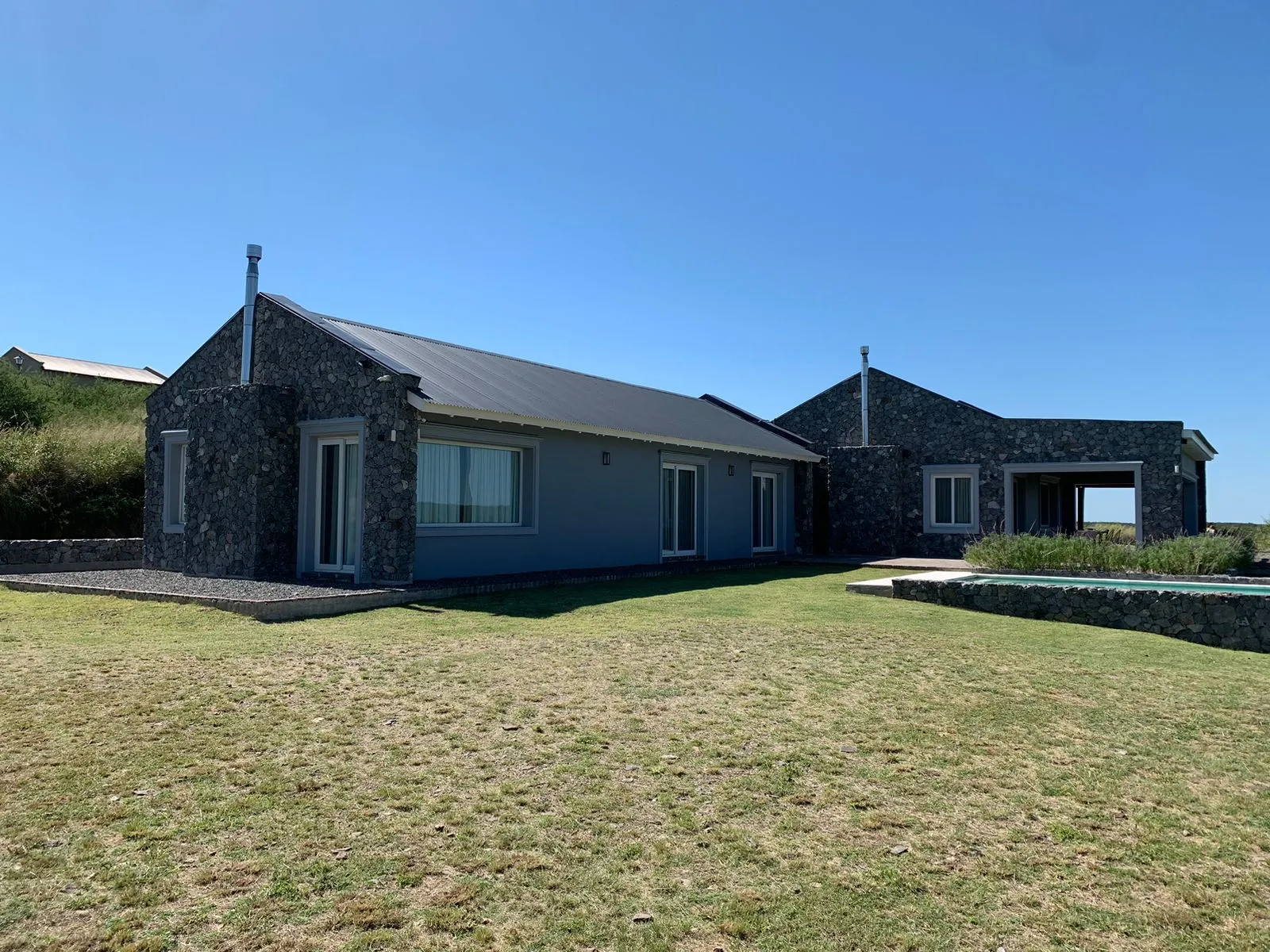 CASA ESTANCIA LA PAZ - EN VENTA