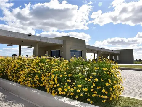 Terreno en venta a la laguna santa clara al sur