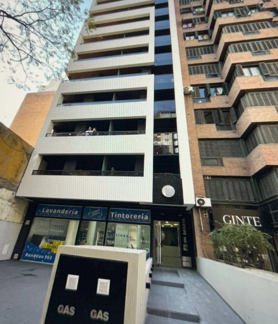 VENDO HERMOSO DEPARTAMENTO EN NUEVA CORDOBA DE 2 DORMITORIOS 2 BAÑOS, BALCON. CA...