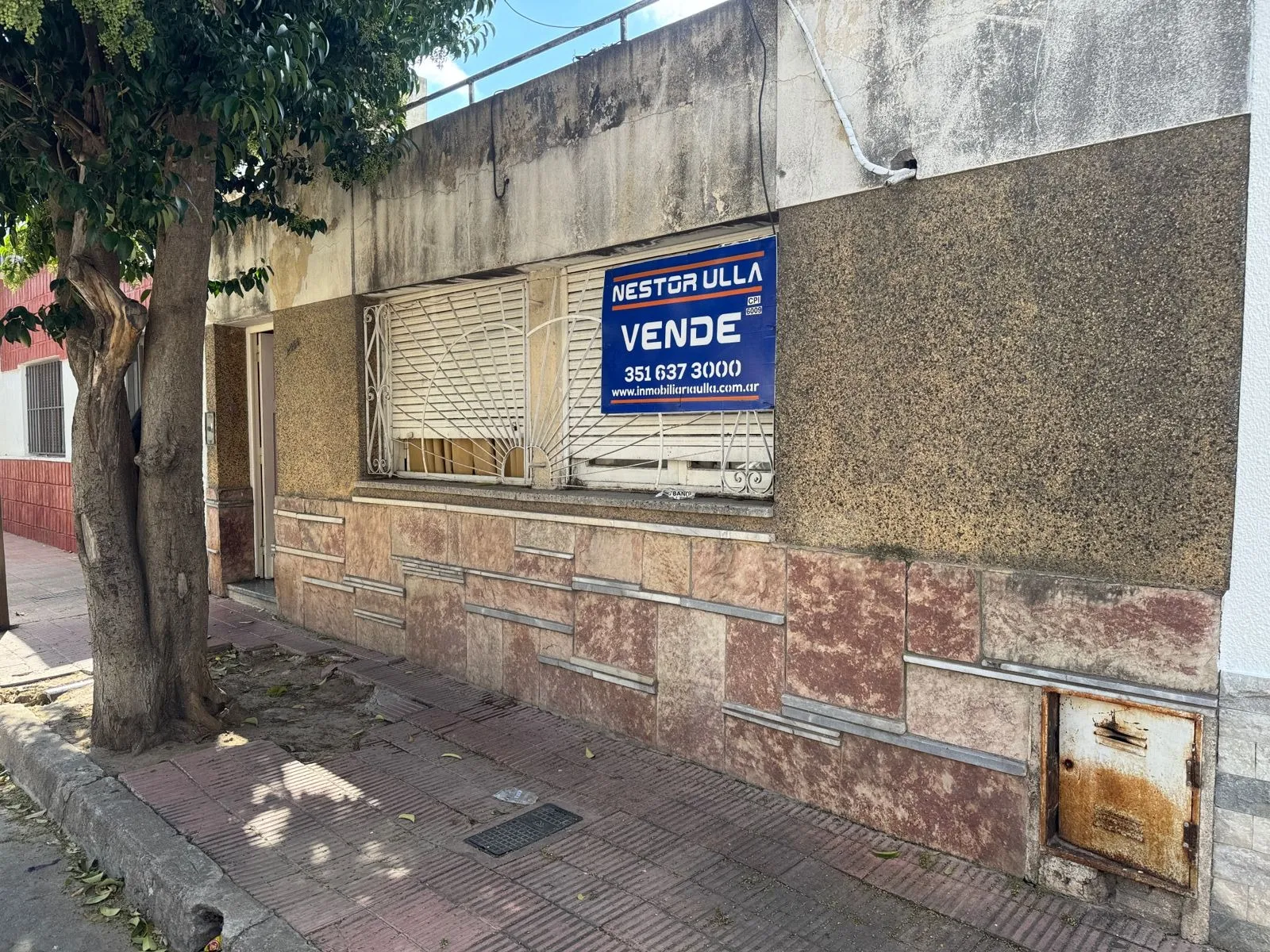 ALBERDI MUY BUENA ZONA, 5 DORMITORIOS,2 BAÑOS, PATIO,COMEDOR,COCINA COMEDOR