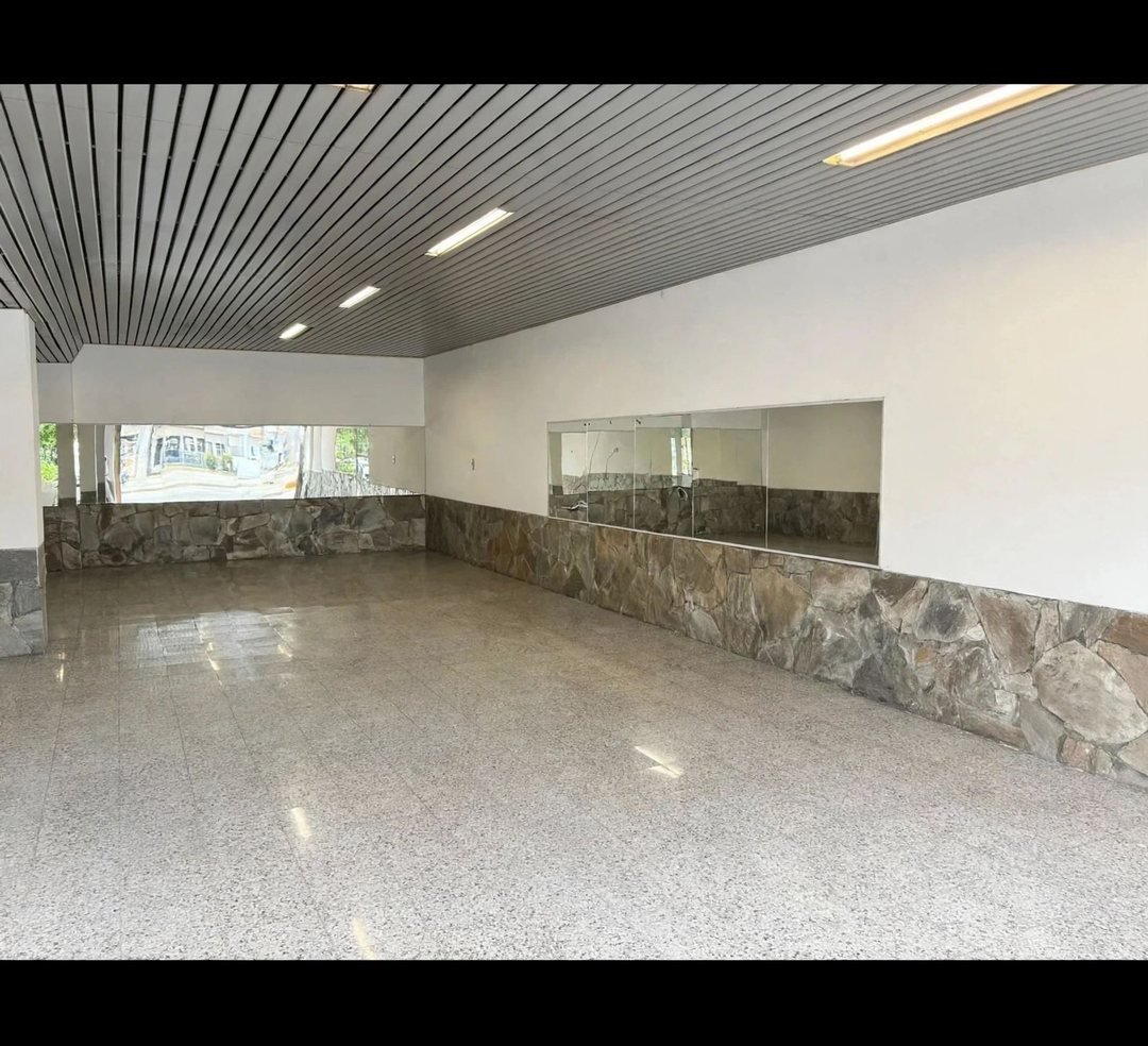 ALQUILER DE SALON COMERCIAL EN ECHESORTU