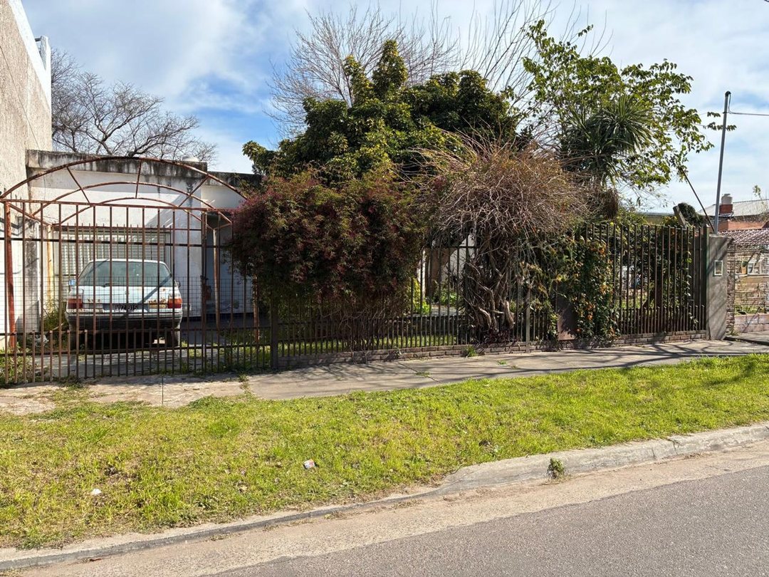 CASA 4 DORMITORIOS + AMPLIO LOTE – JOSÉ C. PAZ