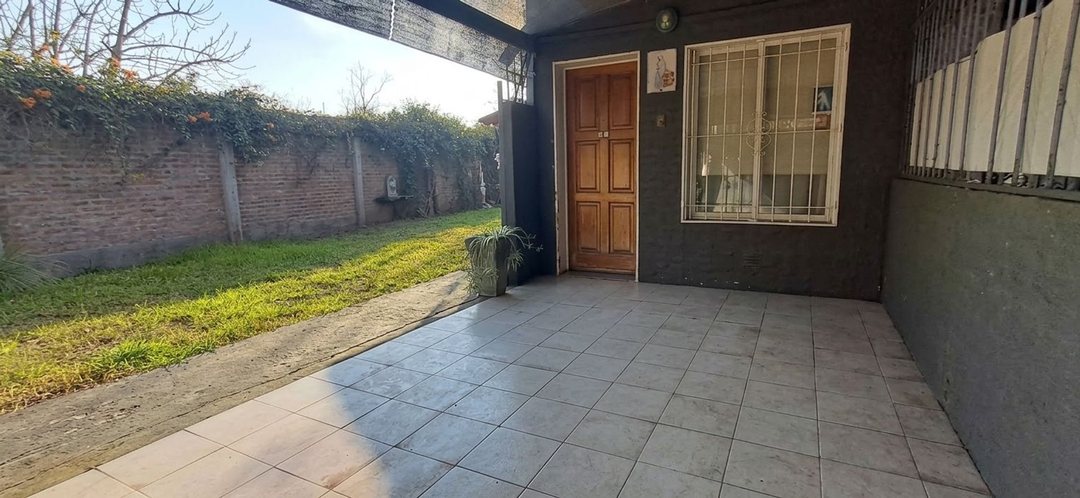 CASA DUPLEX MAS TERRENO