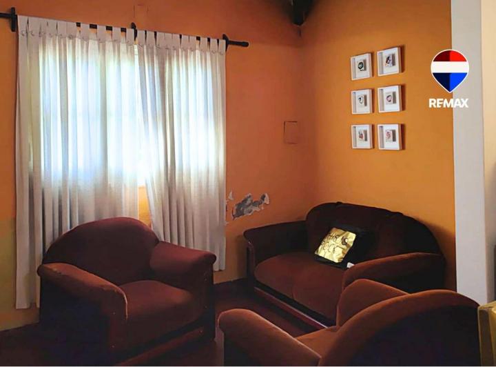 Casa · 243m² · 4 Ambientes · 1 Cochera