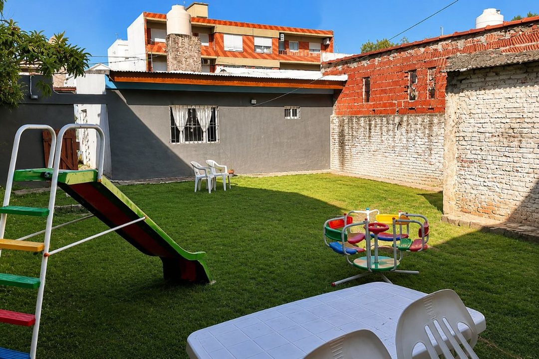 VENTA CASA 5 AMBIENTES QUILMES OESTE GARAGE Y PARQ