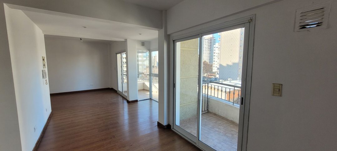 DEPARTAMENTO PISO COMPLETO 4 AMB. C/COCHERA LANUS