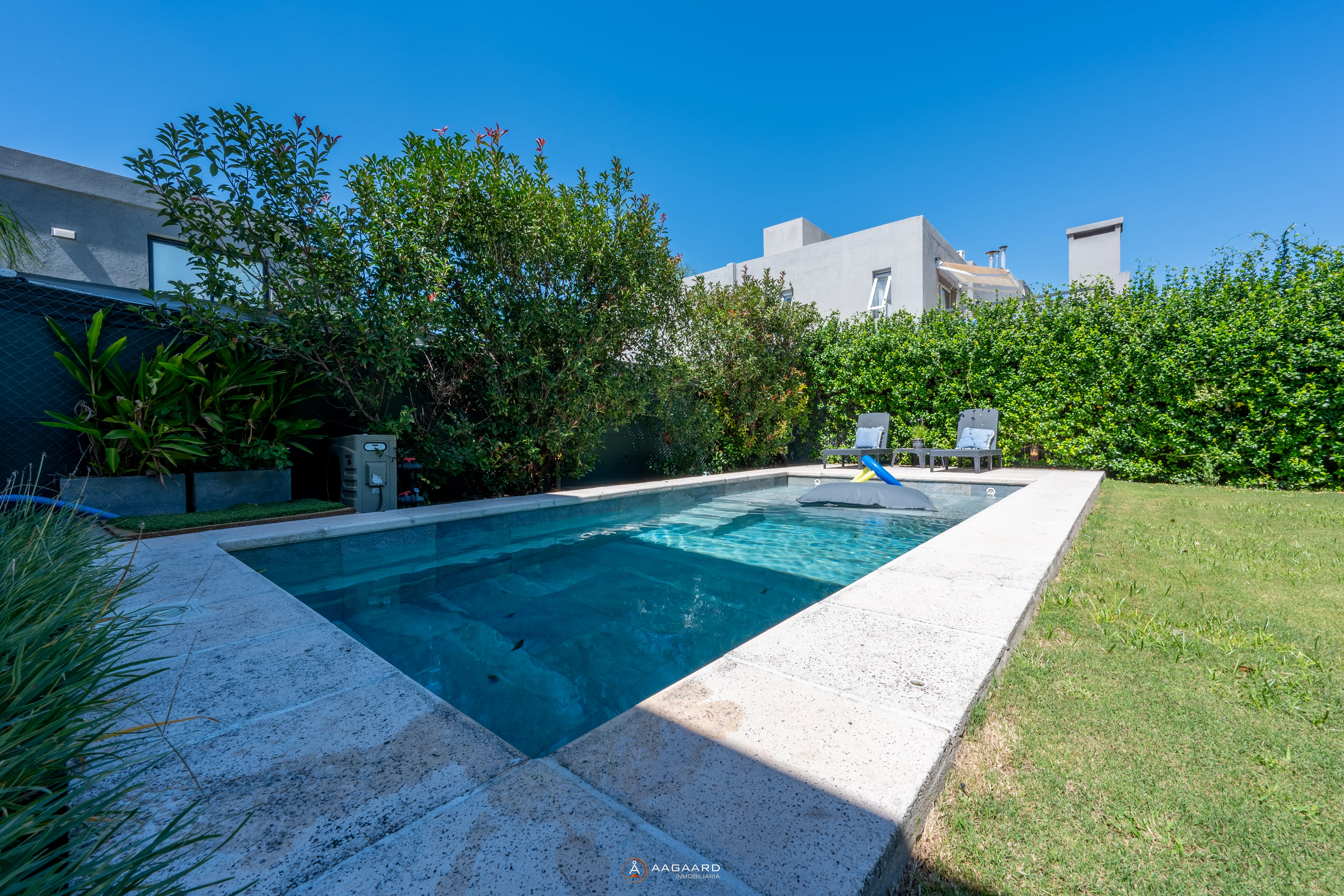 LA CAROLINA CASA MODERNA EN VENTA R/M