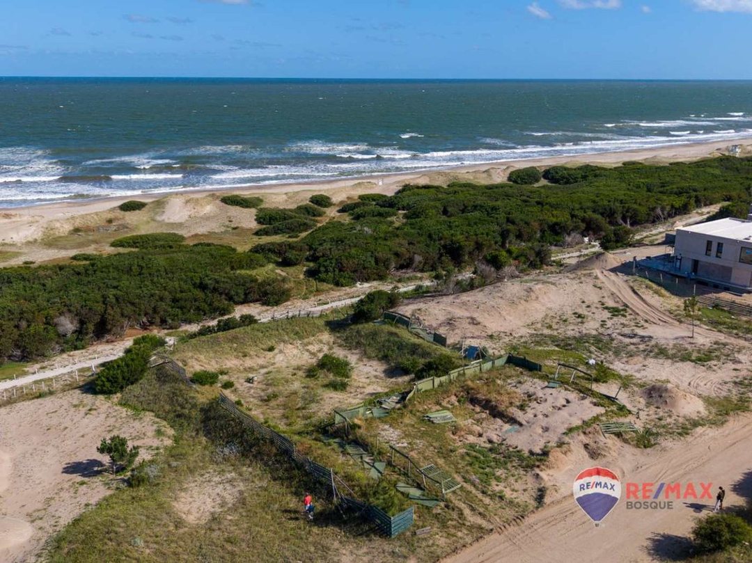 VENTA LOTE VILLAROBLES BARRIO BRISAS