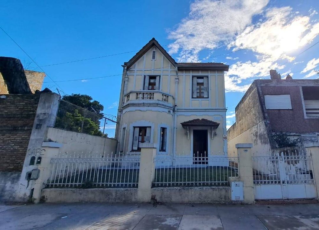 Venta casa estilo Ingles 5 amb Pileta Parque