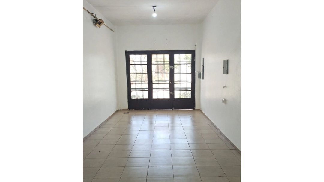 ALQUILER LOCAL COMERCIAL EN  AV. PRESIDENTE PERÓN