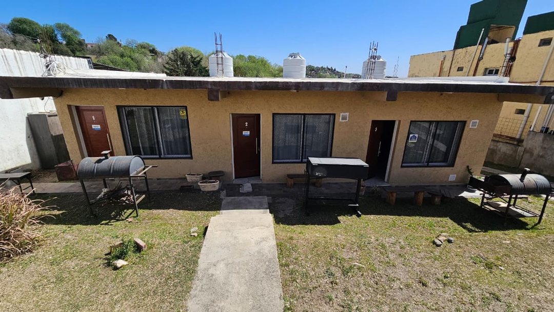VENTA COMPLEJO 3 DEPTOS CON PILETA EN CARLOS PAZ