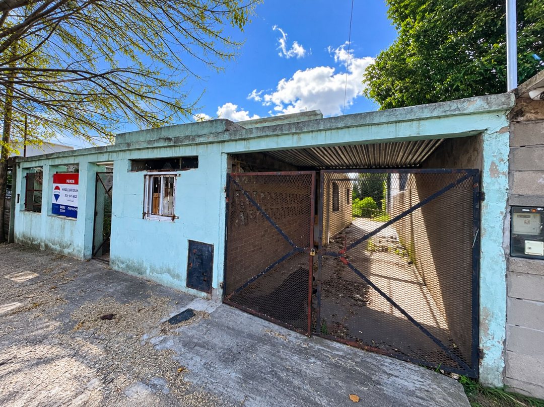 CASA EN VENTA A RECICLAR LOS HORNOS