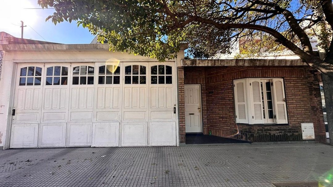 EN VENTA / 3 DORMITORIOS /TODOS LOS SERVICIOS