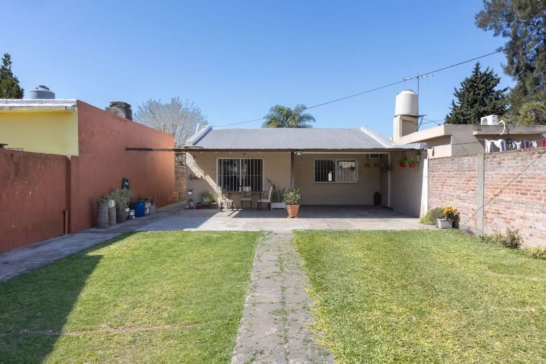Venta casa 3 amb con parque -  El Palomar