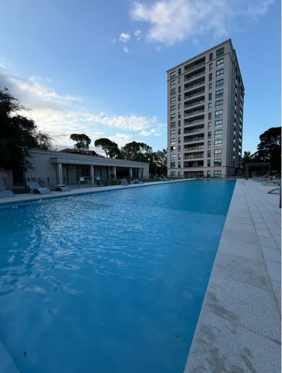 Viví en Ópera Park: 1 dorm con amenities premium en Cerro de las Rosas