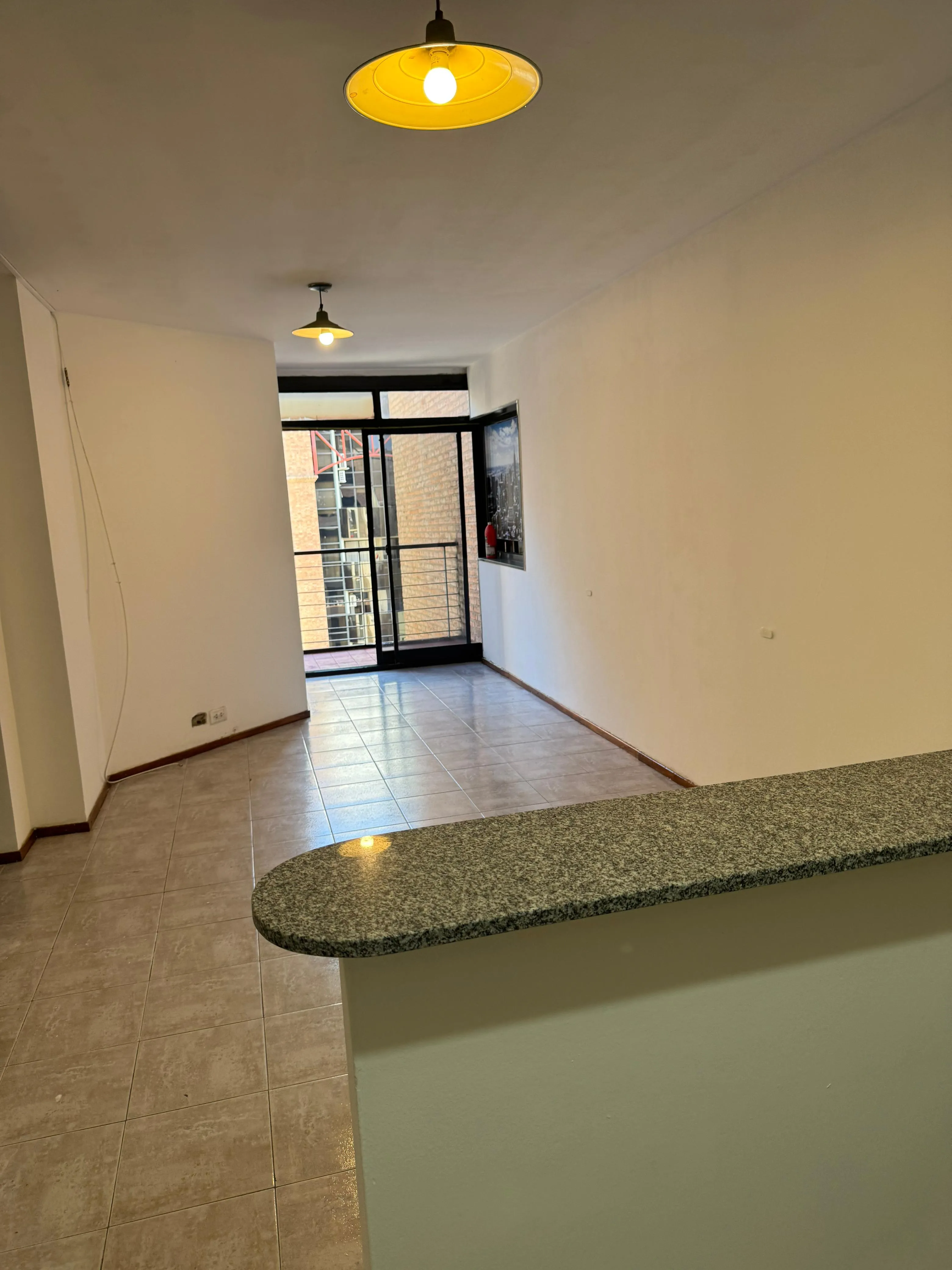 Alquilo departamento con balcón 1 dormitorio en nueva Córdoba