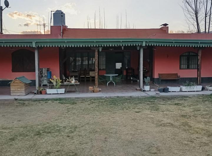 Casa · 250m² · 5 Ambientes · 1 Cochera