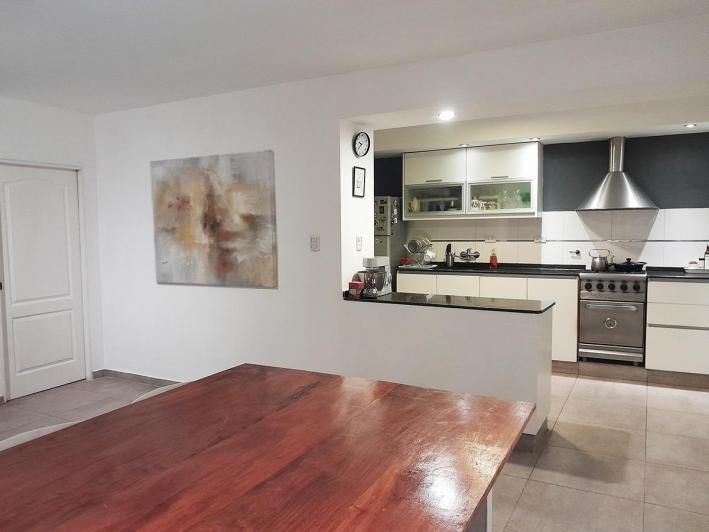 Casa · 245m² · 3 Dormitorios · 2 Cocheras