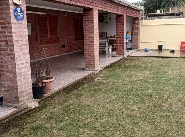 Casa · 80m² · 3 Ambientes · 3 Cocheras