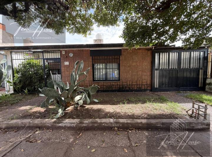Casa · 112m² · 5 Ambientes · 2 Cocheras