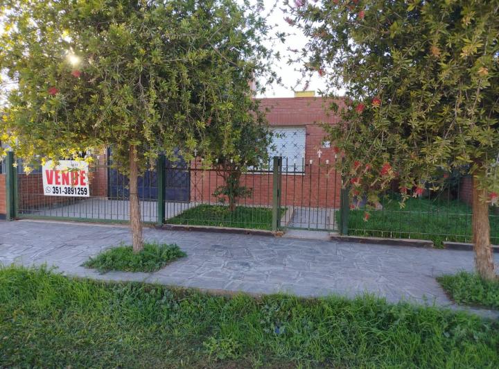 Casa · 90m² · 4 Ambientes · 1 Cochera