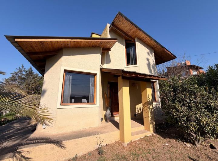 Casa · 85m² · 3 Ambientes · 2 Cocheras