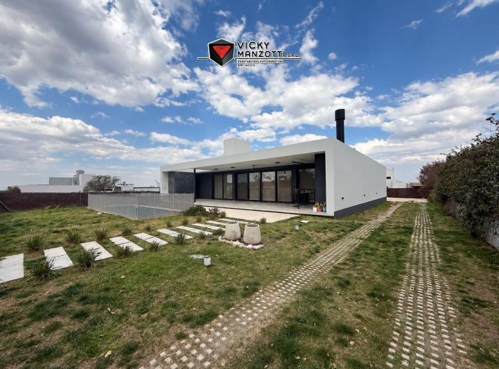 Casa · 287m² · 7 Ambientes · 2 Cocheras