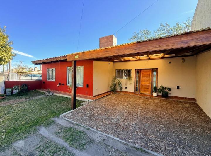 Casa · 162m² · 5 Ambientes · 2 Cocheras