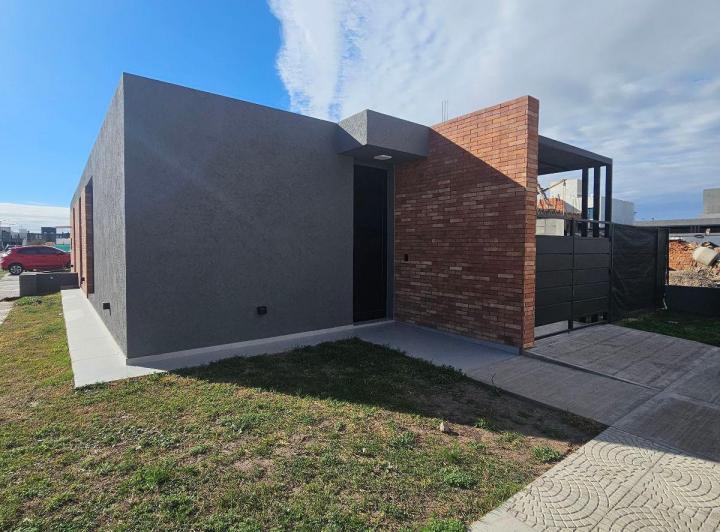 Casa · 84m² · 3 Ambientes · 1 Cochera