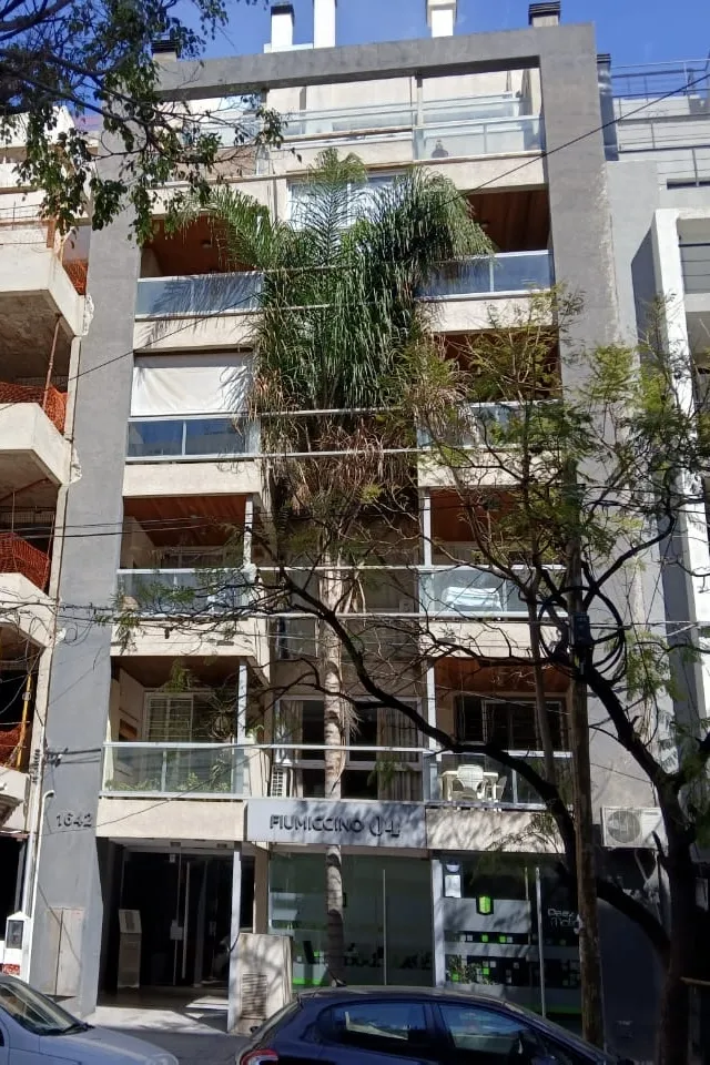 UN DORMITORIO ZONA HOSPITALES  ITALIANO EL SALVADOR